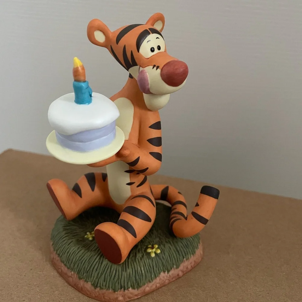 Disney Tigger Ceramic Figurine - Picture 2 of 5